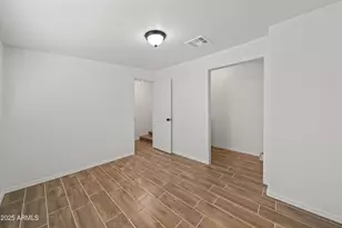 22810 W Roadrunner Ln, Congress, AZ 85332 - Photo 10