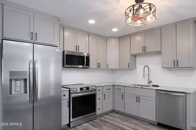 10608 W Edgewood Drive, Sun City, AZ 85351 - Photo 14