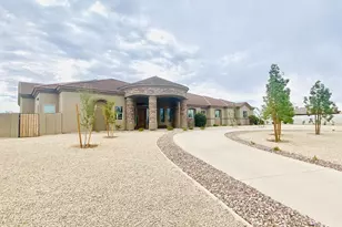 15 W Lone Star Ln, San Tan Valley, AZ 85140 - Photo 1