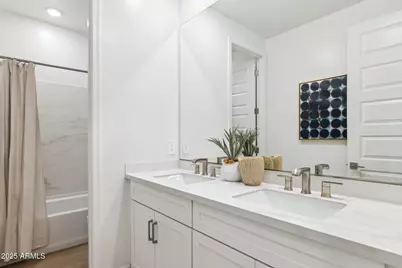 9827 S 11th Street, Phoenix, AZ 85042 - Photo 32