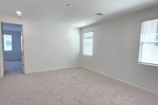 9827 S 11th St, Phoenix, AZ 85042 - Photo 14