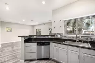 3006 N 37th St, Phoenix, AZ 85018 - Photo 4