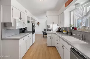 515 N 56th St, Mesa, AZ 85205 - Photo 2