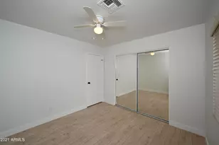 7301 W Canterbury Dr, Peoria, AZ 85345 - Photo 36