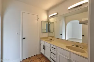 7301 W Canterbury Dr, Peoria, AZ 85345 - Photo 28