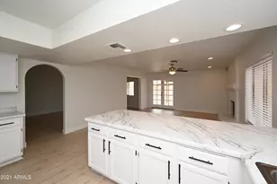 7301 W Canterbury Dr, Peoria, AZ 85345 - Photo 10