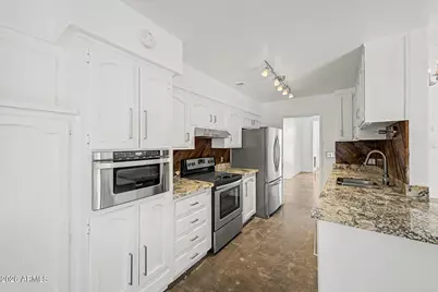6640 N Chatelaine Place, Phoenix, AZ 85014 - Photo 18