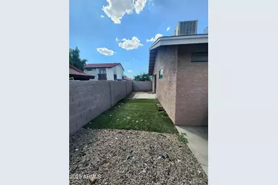 2829 E Tracy Lane #4, Phoenix, AZ 85032 - Photo 8