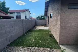 2829 E Tracy Ln, Phoenix, AZ 85032 - Photo 8