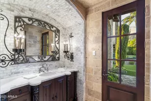 5902 E Arcadia Ln, Phoenix, AZ 85018 - Photo 26