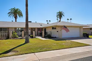 10339 W Kingswood Cir, Sun City, AZ 85351 - Photo 1