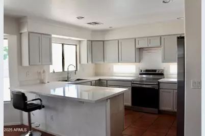 7767 W Stella Avenue, Glendale, AZ 85303 - Photo 2