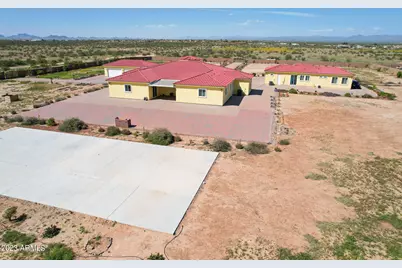 24235 W Pinnacle Vista Lane, Wittmann, AZ 85361 - Photo 6