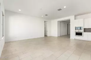 10935 N 164th Ct, Surprise, AZ 85388 - Photo 12