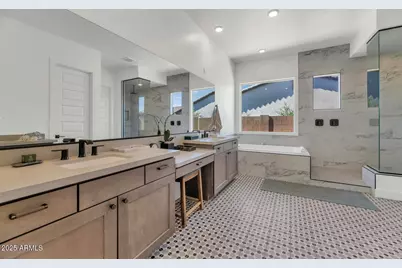 2041 E Fallen Leaf Lane, Phoenix, AZ 85024 - Photo 14