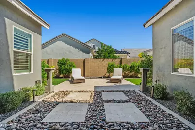 11217 N Blakely Street, Surprise, AZ 85388 - Photo 10