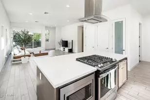 325 E Coronado Rd, Phoenix, AZ 85004 - Photo 8