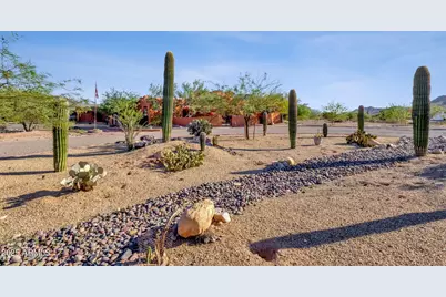 8514 S Dysart Road, Goodyear, AZ 85338 - Photo 4