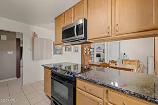 7839 E Palm Ln, Scottsdale, AZ 85257 - Photo 10