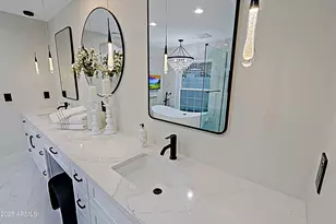 18 W Kaler Dr, Phoenix, AZ 85021 - Photo 32