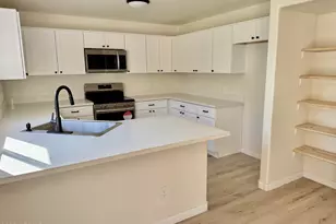 7783 N 58th Ave, Glendale, AZ 85301 - Photo 4