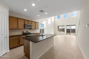 16223 W Pinnacle Vis Dr, Surprise, AZ 85387 - Photo 4