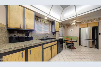 9923 W Camden Avenue, Sun City, AZ 85351 - Photo 22