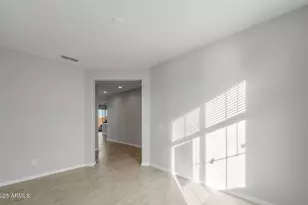 16224 W Pinnacle Vis Dr, Surprise, AZ 85387 - Photo 4