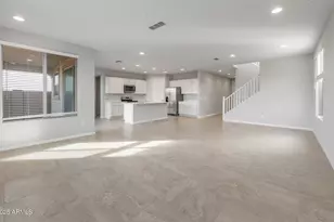 16224 W Pinnacle Vis Dr, Surprise, AZ 85387 - Photo 8