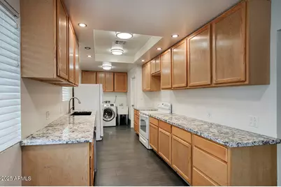 1881 E Concorda Drive, Tempe, AZ 85282 - Photo 4