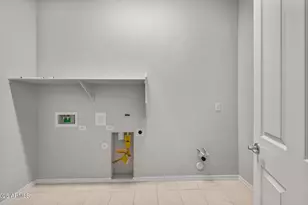 25049 N 170th Dr, Surprise, AZ 85387 - Photo 8