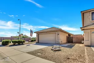 4745 E Silverwood Dr, Phoenix, AZ 85048 - Photo 2