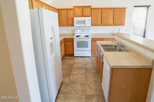 1672 E Elaine Ct, Casa Grande, AZ 85122 - Photo 10