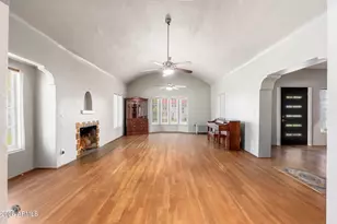 15 W Medlock Dr, Phoenix, AZ 85013 - Photo 8