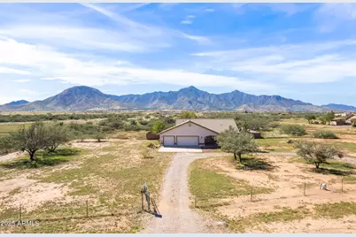 9456 S Springtail Drive, Hereford, AZ 85615 - Photo 1