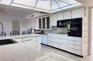 10414 W Ponderosa Cir, Sun City, AZ 85373 - Photo 10