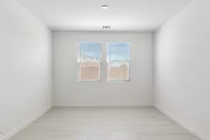 2327 W Pearce Rd, Phoenix, AZ 85041 - Photo 10