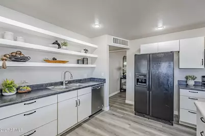 2445 W Diana Avenue, Phoenix, AZ 85021 - Photo 10