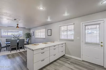 2445 W Diana Avenue, Phoenix, AZ 85021 - Photo 12