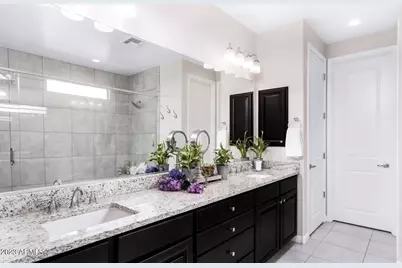 18426 N 65th Place, Phoenix, AZ 85054 - Photo 14