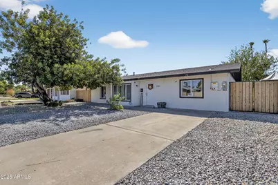 2341 W Laurel Lane, Phoenix, AZ 85029 - Photo 1