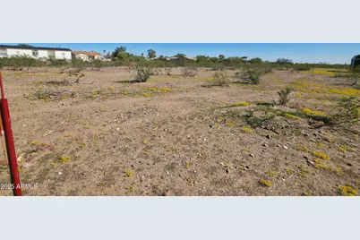 210 Vladek Circle #199, Morristown, AZ 85342 - Photo 2