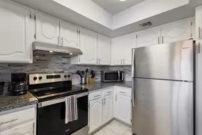 4303 E Cactus Road #326, Phoenix, AZ 85032 - Photo 14