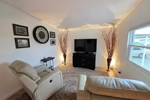 2233 E Behrend Dr, Phoenix, AZ 85024 - Photo 28