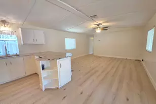 2233 E Behrend Dr, Phoenix, AZ 85024 - Photo 14