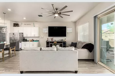 18522 W Thistle Landing Drive, Goodyear, AZ 85338 - Photo 6