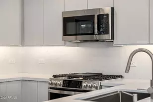 7161 E Rancho Vista Dr, Scottsdale, AZ 85251 - Photo 10