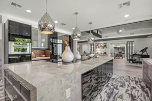 8614 E Berridge Ln, Scottsdale, AZ 85250 - Photo 14