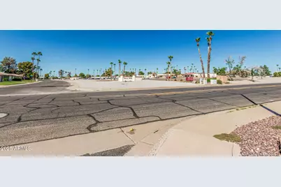 9870 W Comstock Court, Sun City, AZ 85373 - Photo 40