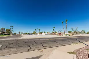 9870 W Comstock Ct, Sun City, AZ 85373 - Photo 40